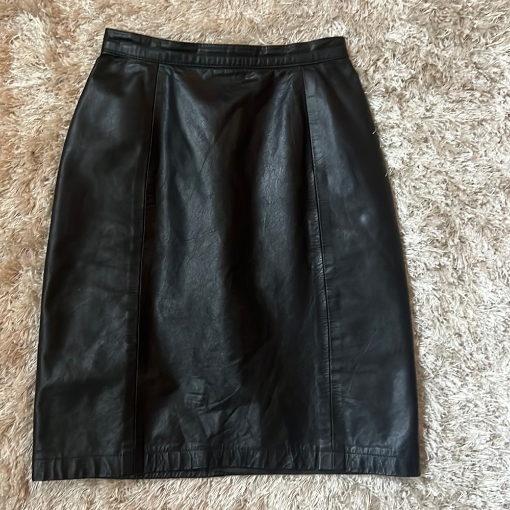 Classic black leather vintage skirt Amazing condition   XS